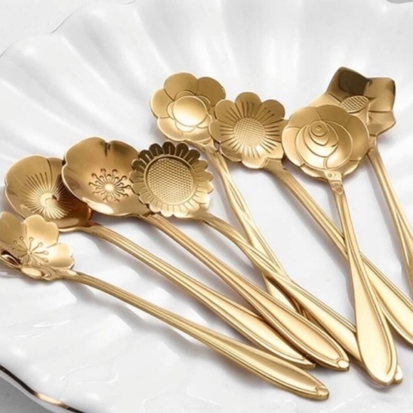 Dessert Stainless Steel Deluxe Spoon NEW - Picture 1 of 3